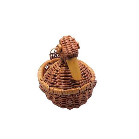 Small Wicker Duck Basket Table Top Centet Piece Brown Woven Duckling Design - Picture 4 of 10